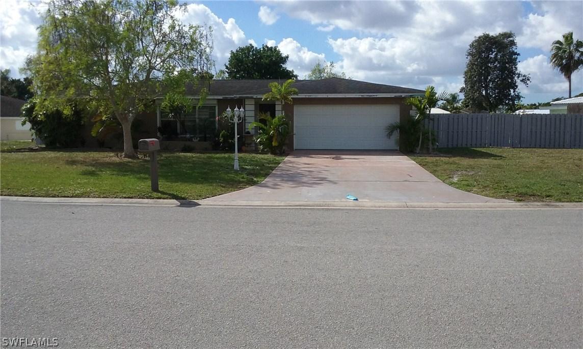 1435 Alwynne Dr., Lehigh Acres, FL 33936