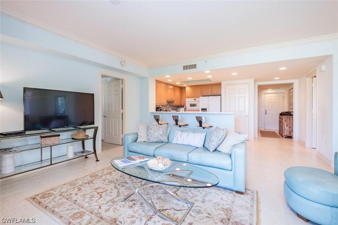 2748 Tiburon Blvd. #301, Naples, FL 34109