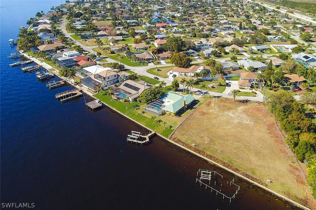 2618 SE 26th Pl., Cape Coral, FL 33904