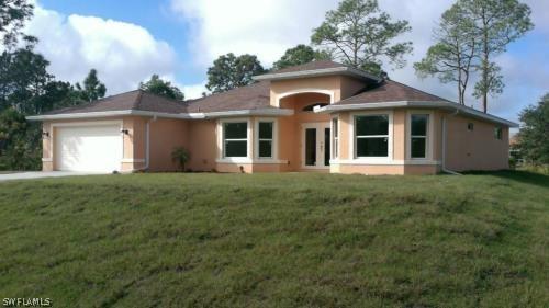 611 Washington Ave., Lehigh Acres, FL 33972