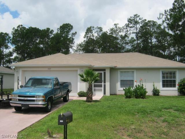 1207 Lake Ave., Lehigh Acres, FL 33972