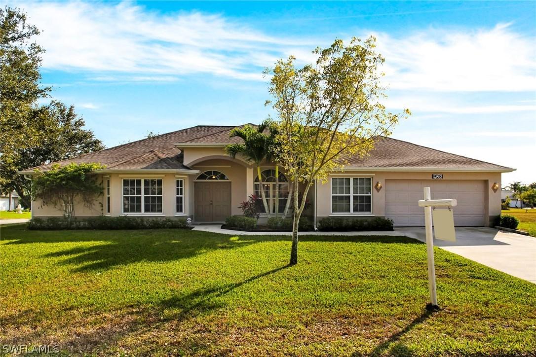 928 SE 22nd Ter., Cape Coral, FL 33990