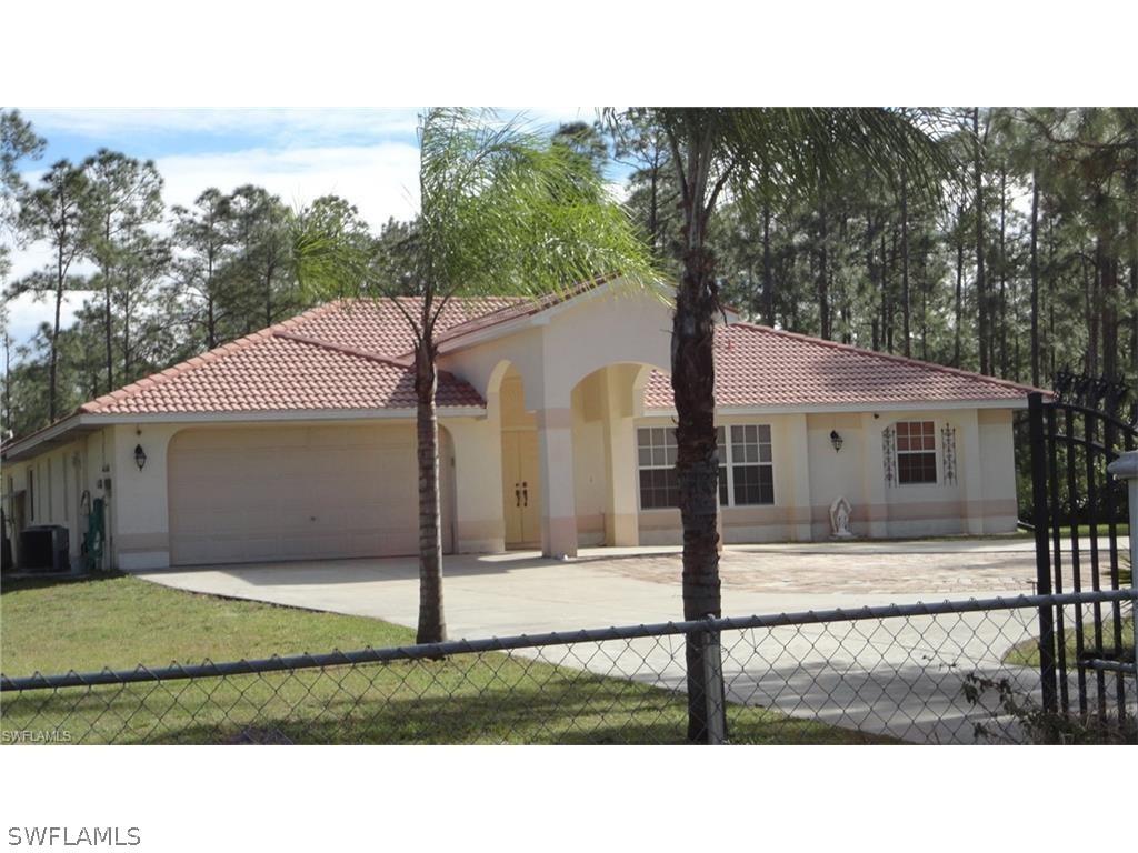 904 Hamilton Ave., Lehigh Acres, FL 33972