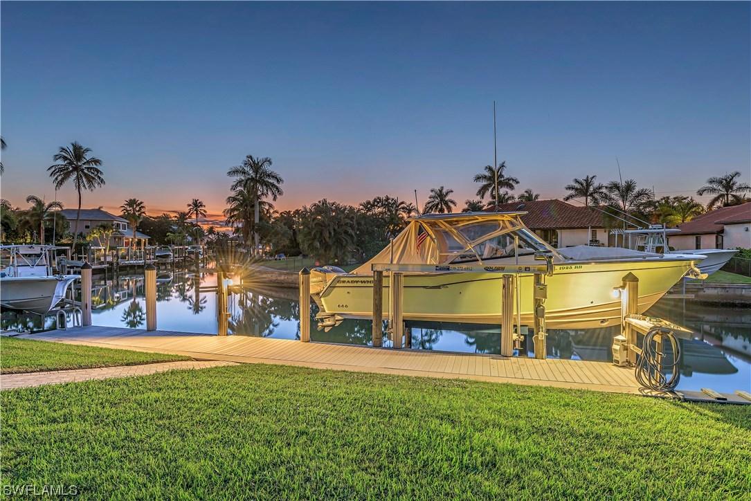 2060 Sandpiper St., Naples, FL 34102