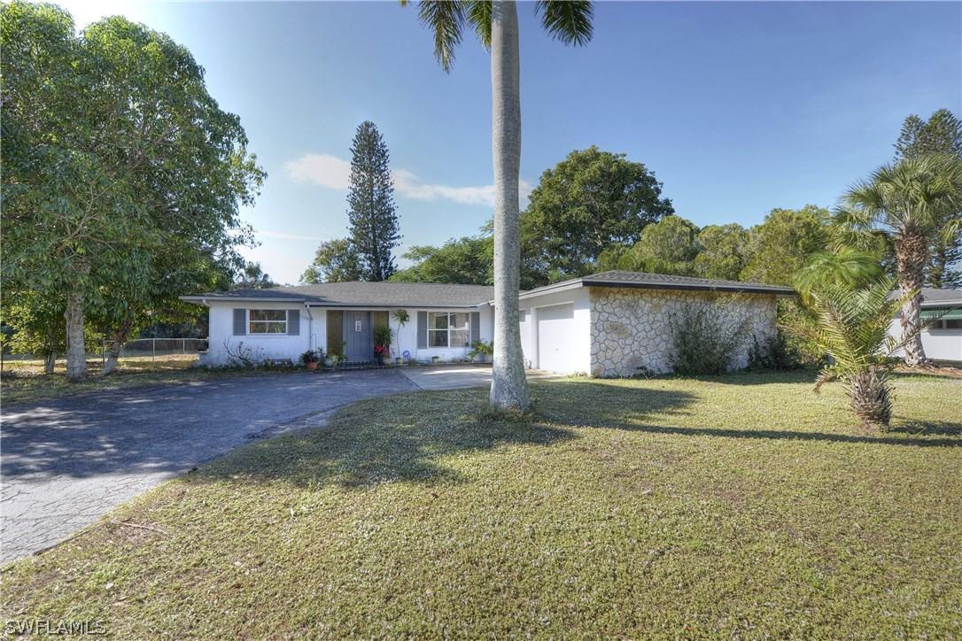 944 Dean Way, Fort Myers, FL 33919