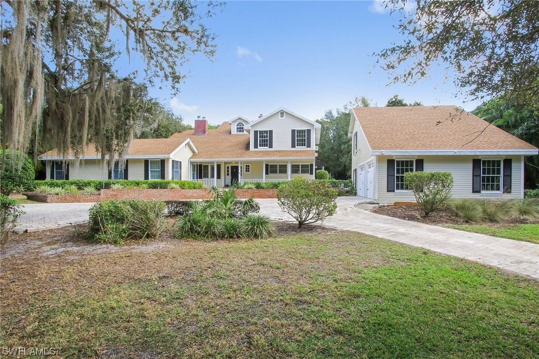 400 Cocohatchee Blvd., Naples, FL 34110