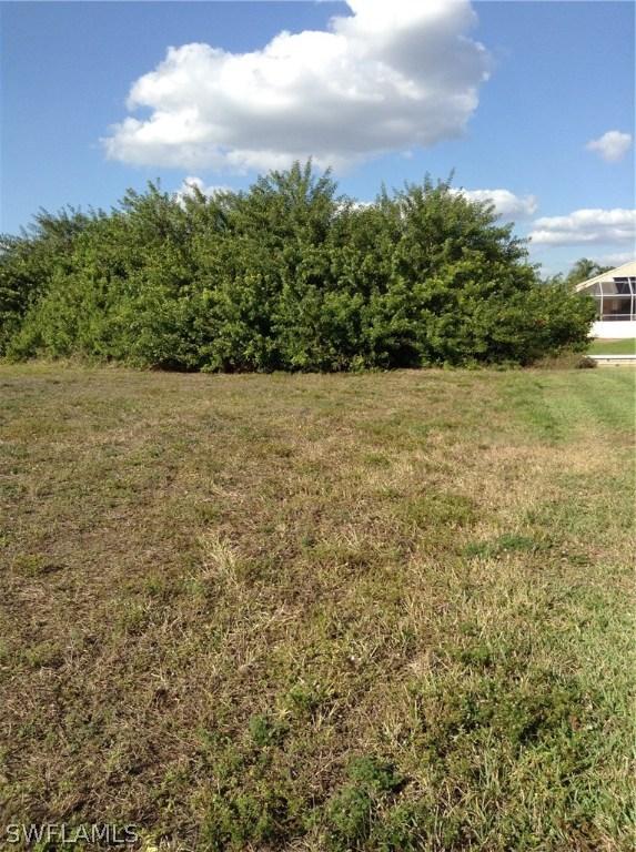 2301 SE 2nd Ter., Cape Coral, FL 33990