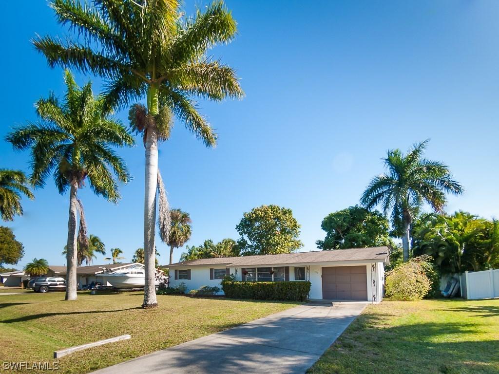 328 Morse Plz., Fort Myers, FL 33905