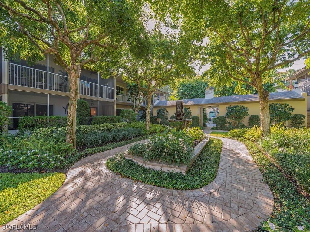 382 4th Ave., Naples, FL 34102