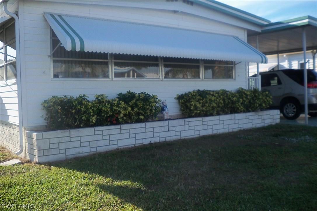 284 Yorkshire Ave., Fort Myers, FL 33908