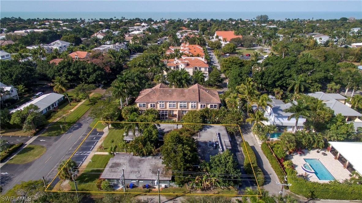 537 2nd Ave., Naples, FL 34102