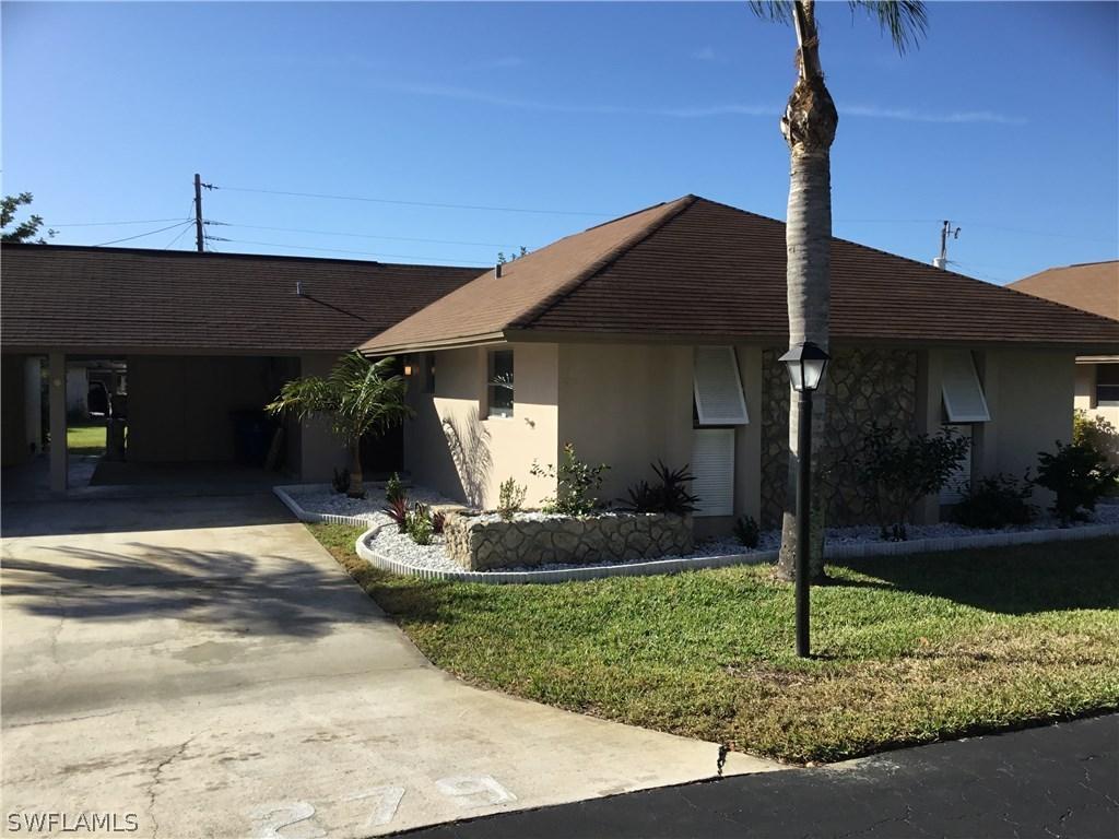 279 Rosewood Ct., Lehigh Acres, FL 33936