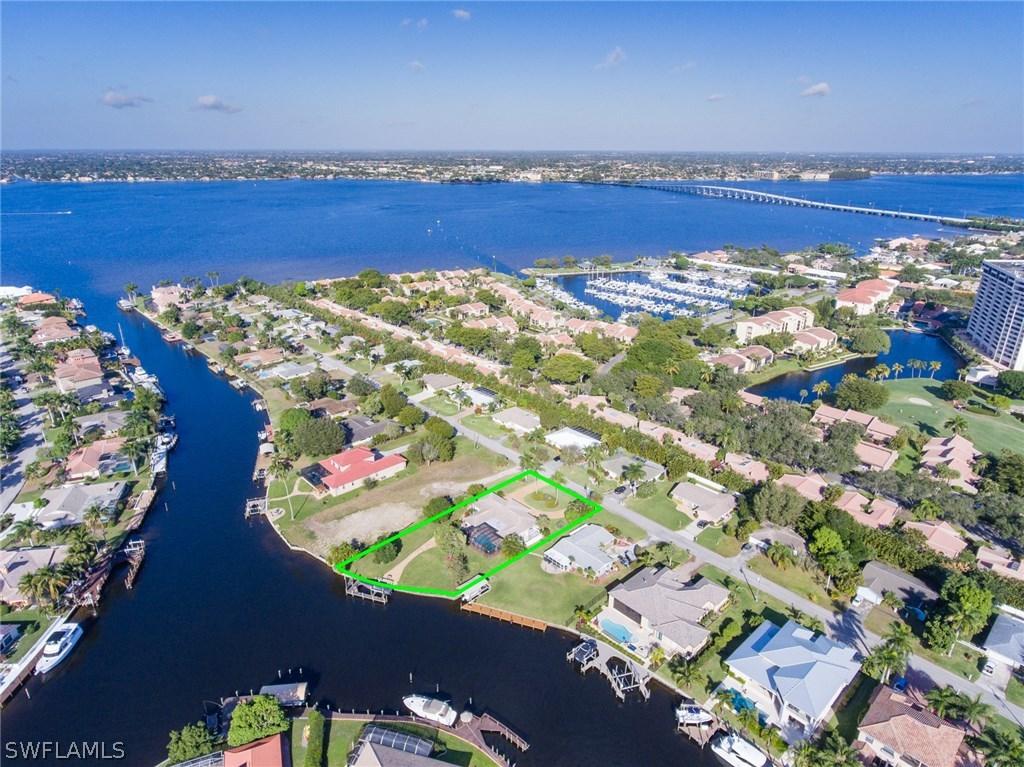 912 N Town And River Dr., Fort Myers, FL 33919