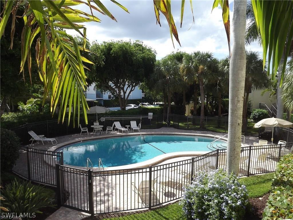 826 10th Ave., Naples, FL 34102