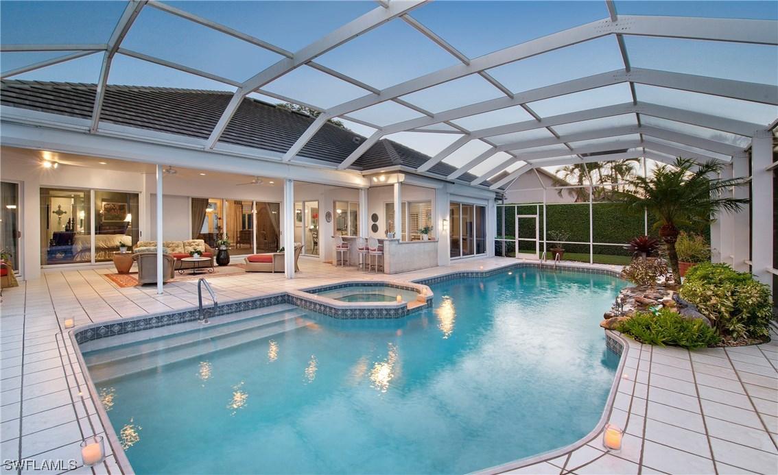 709 Hollybriar Ln., Naples, FL 34108