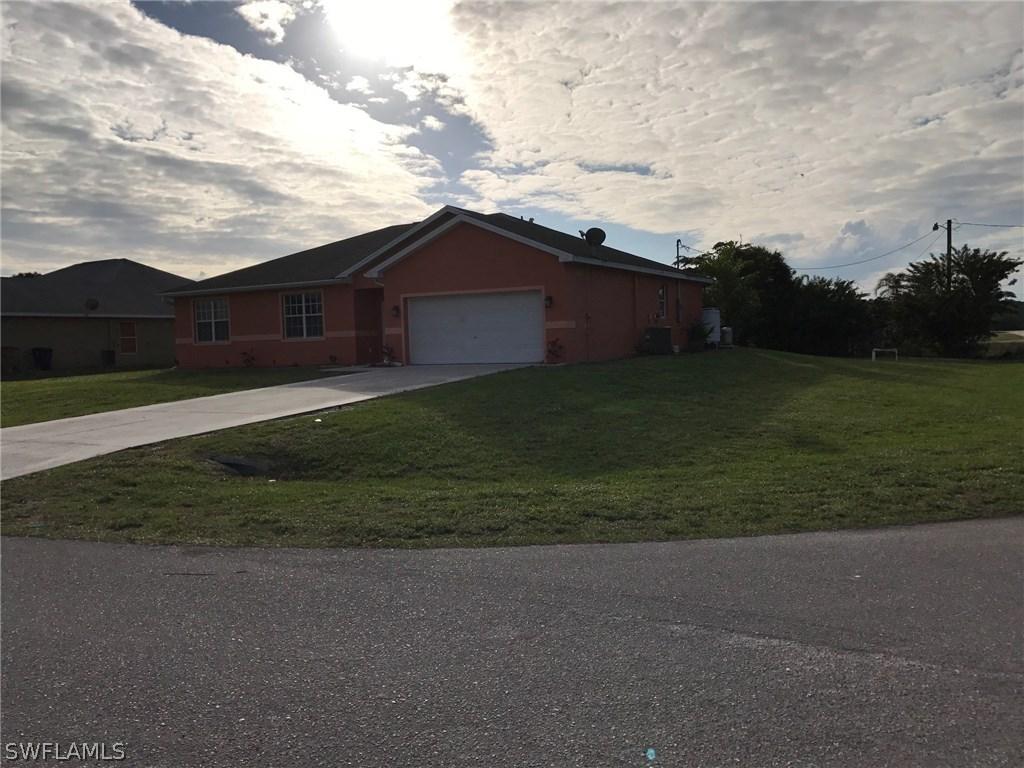 921 Acroft Ave., Lehigh Acres, FL 33971