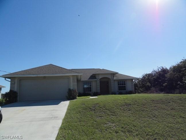 547 Kingsbury Ln., Lehigh Acres, FL 33974