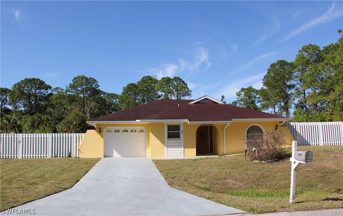 709 Michael Ave., Lehigh Acres, FL 33936