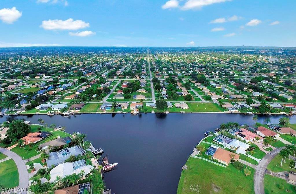 3217 SE 10th Ave., Cape Coral, FL 33904