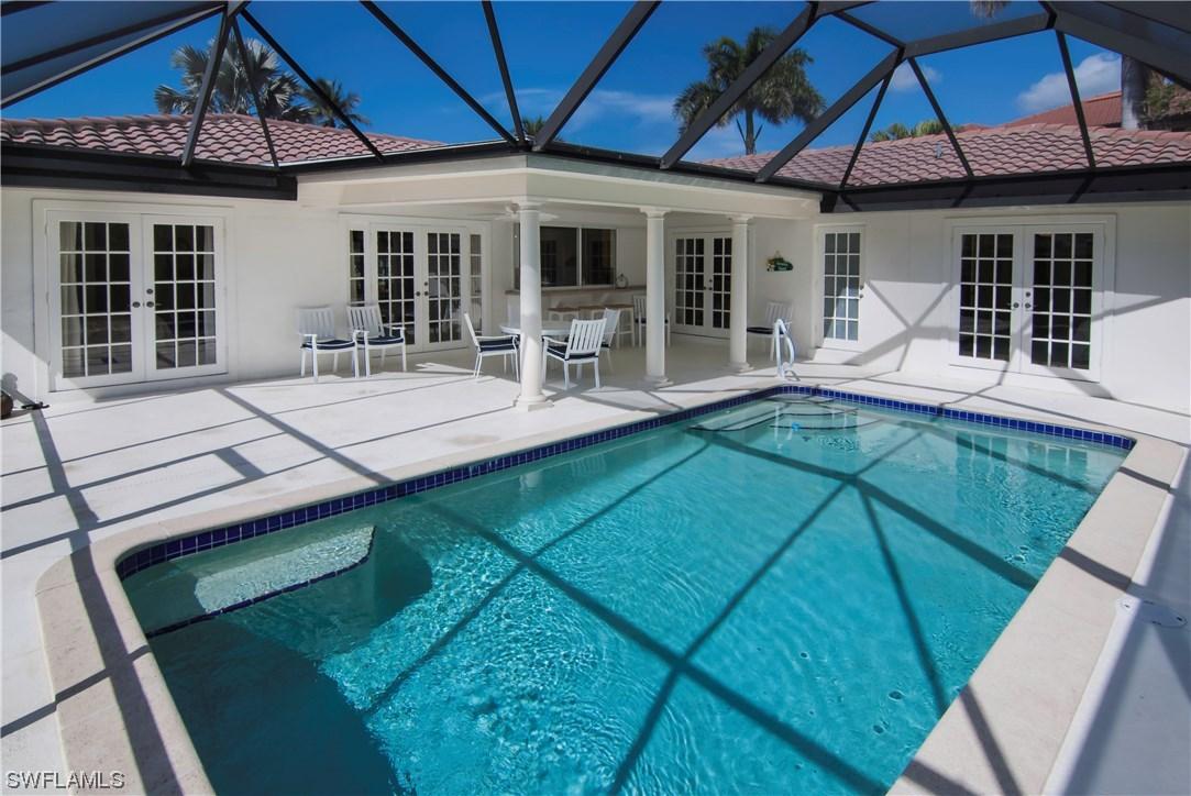 4406 Crayton Rd., Naples, FL 34103