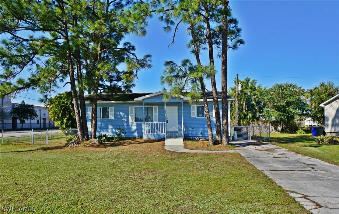 2370 Barden St., Fort Myers, FL 33916