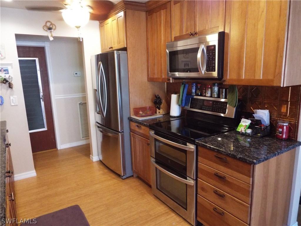 3041 SE 10th Pl., Cape Coral, FL 33904