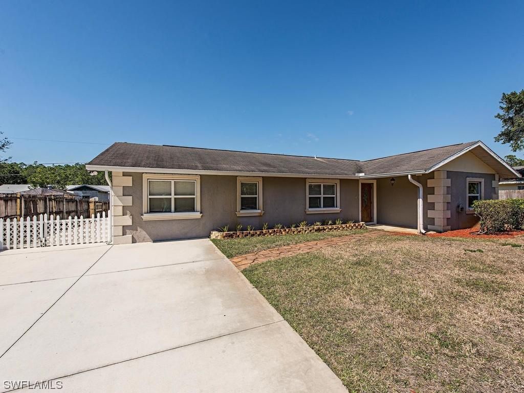 465 Castle Rd., Naples, FL