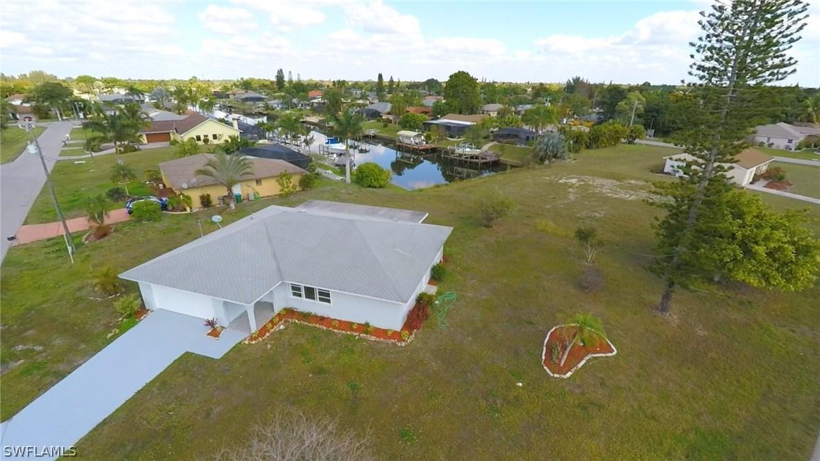 607 SE 34th Ter., Cape Coral, FL 33904