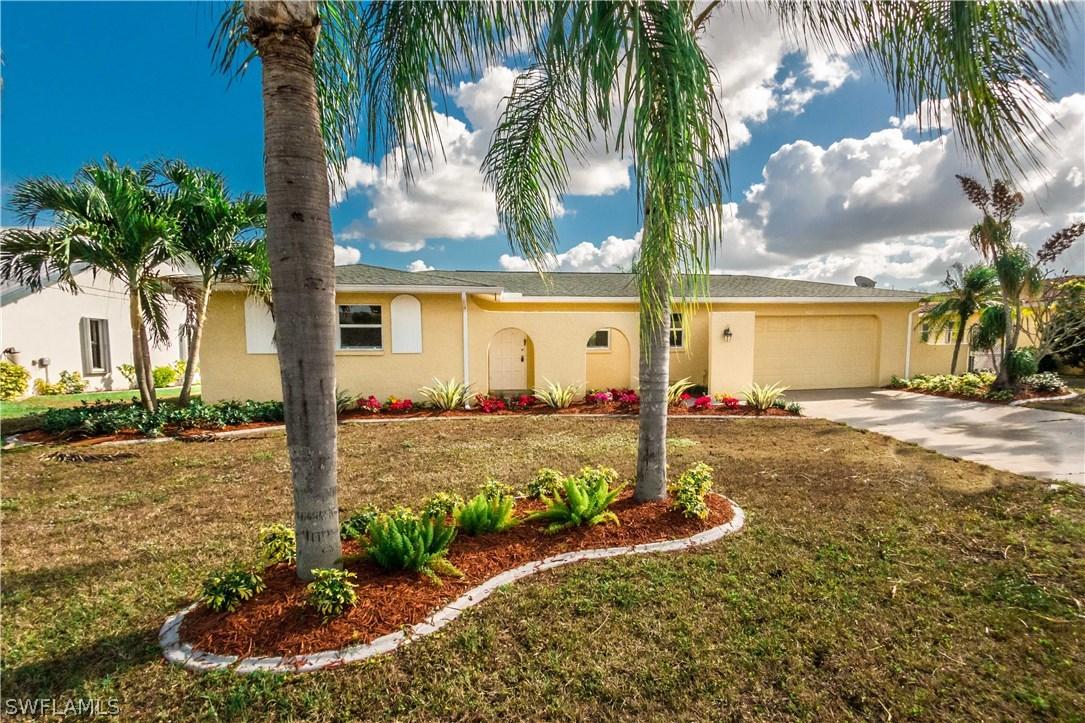 402 Wildwood Pkwy., Cape Coral, FL 33904