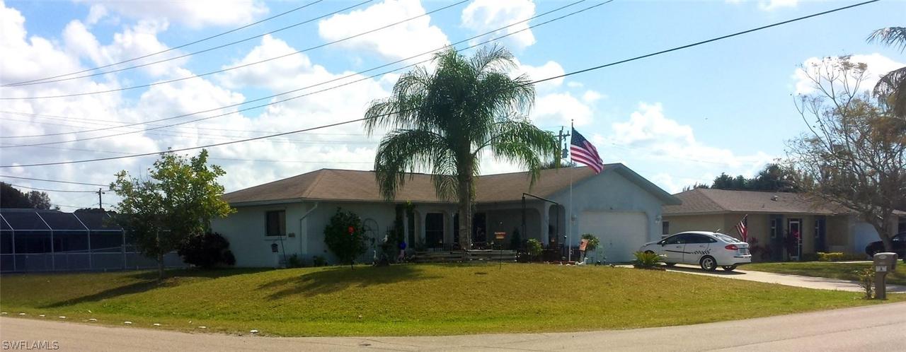 2133 SE Santa Barbara Pl., Cape Coral, FL 33990