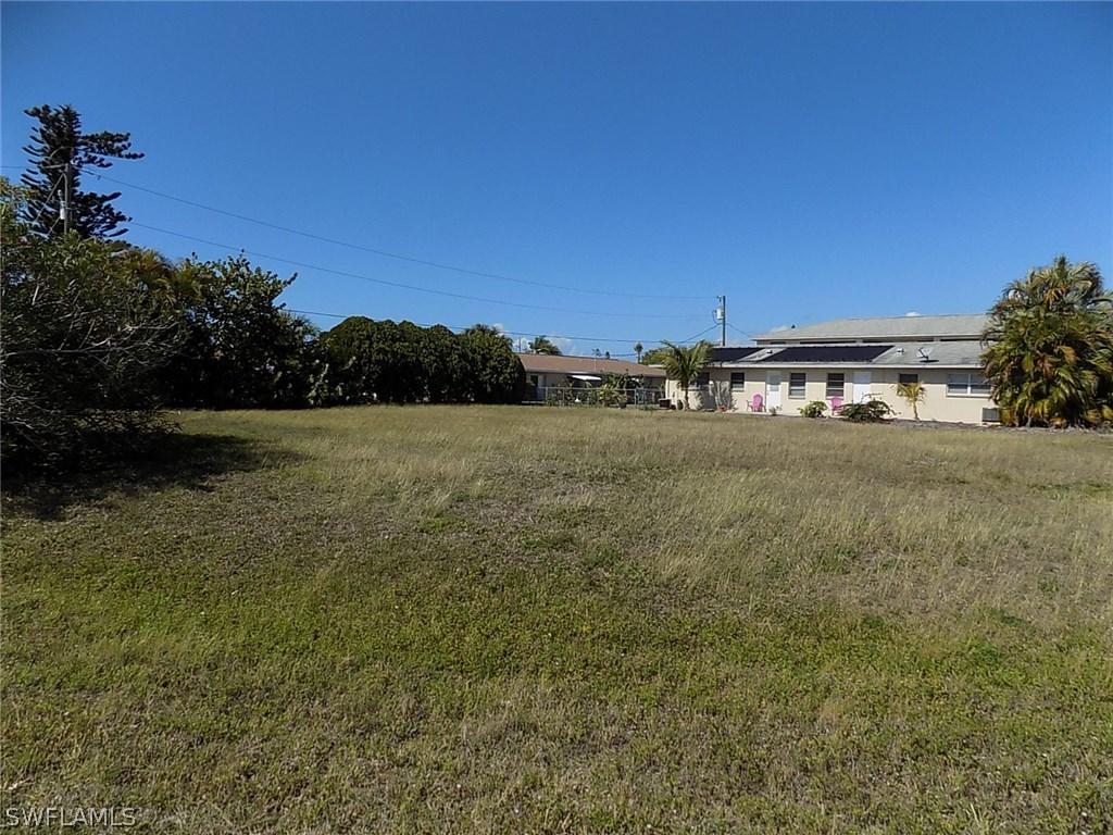 4824 Palm Tree Dr., Cape Coral, FL 33904