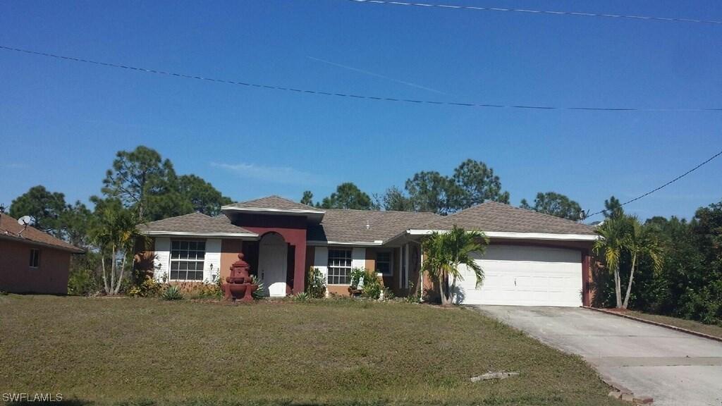 1527 Meadow Rd., Lehigh Acres, FL 33976
