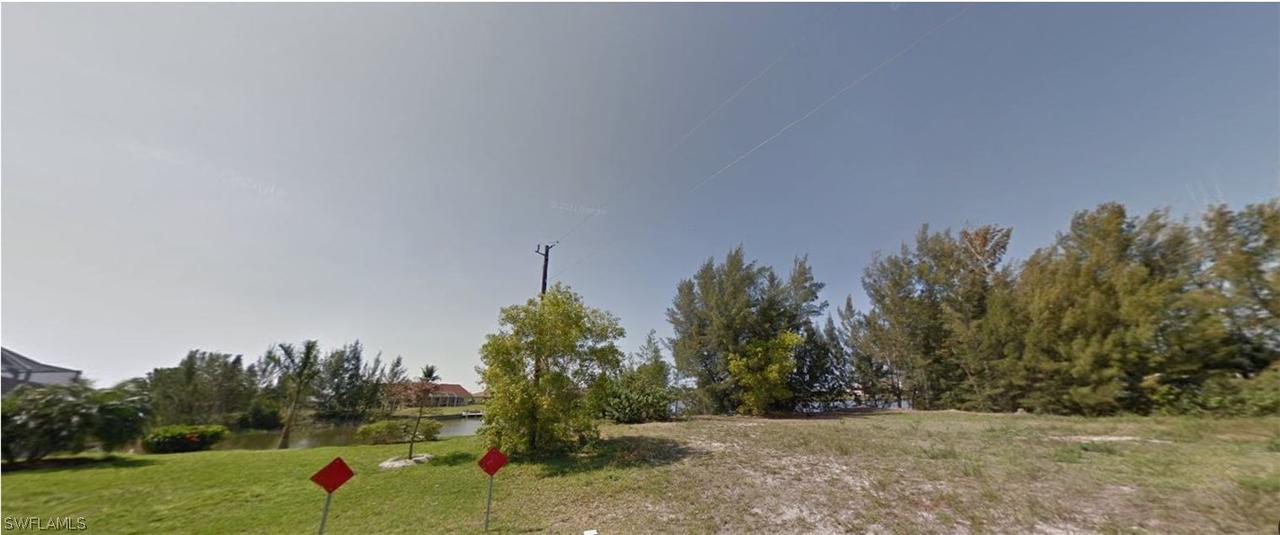 2736 SW 4th Pl., Cape Coral, FL 33914