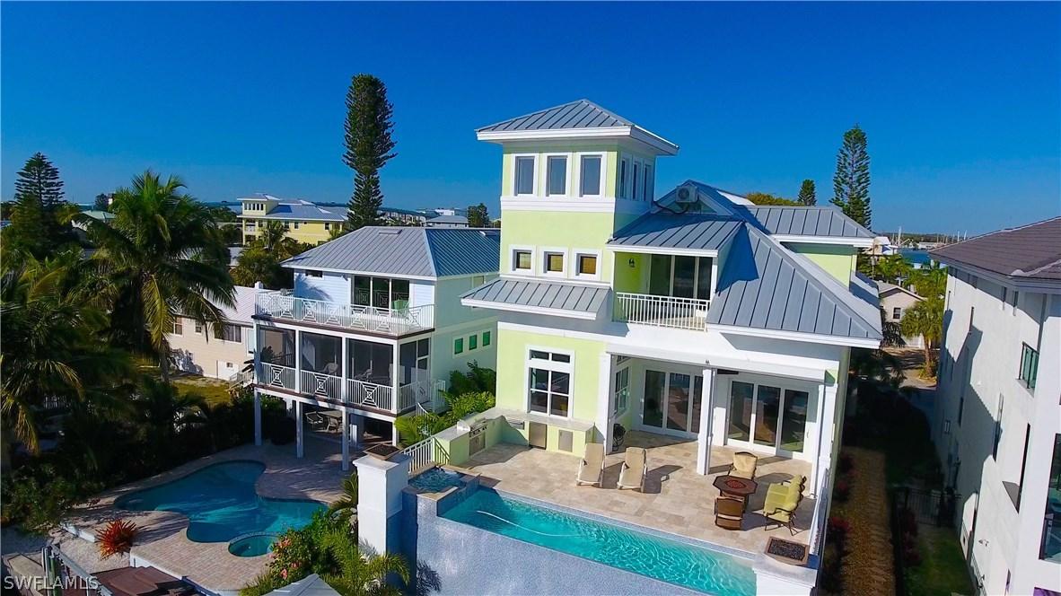 561 Palermo Cir., Fort Myers Beach, FL 33931