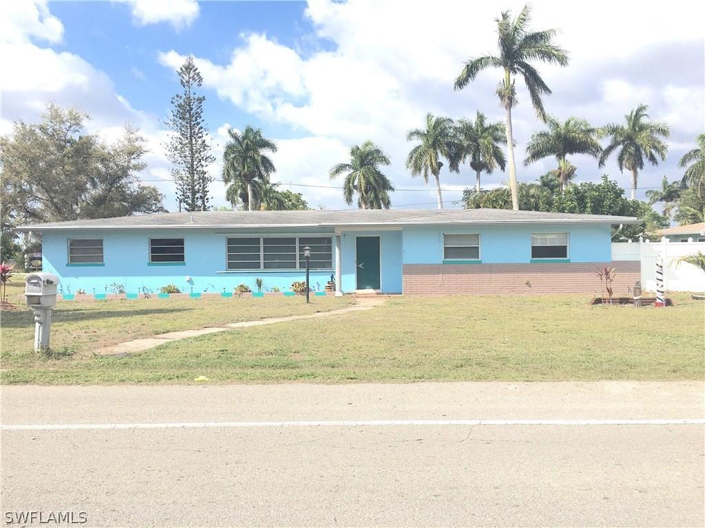 3963 Edgewood Ave., Fort Myers, FL 33916
