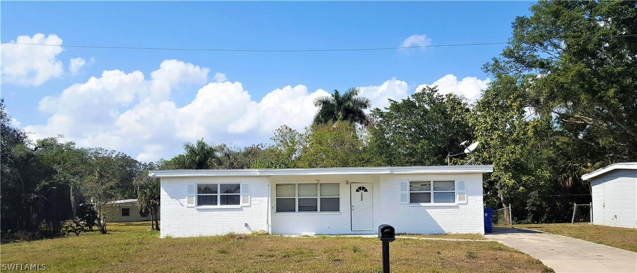 1330 Brookhill Dr., Fort Myers, FL 33916