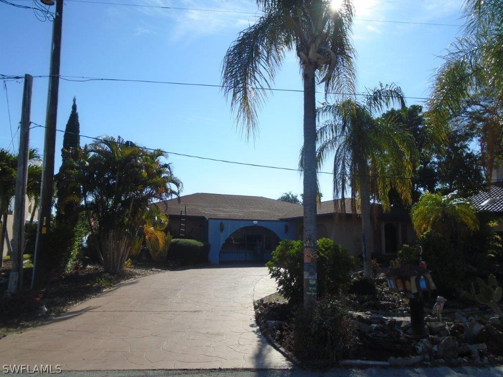 3135 SE 22nd Pl., Cape Coral, FL 33904