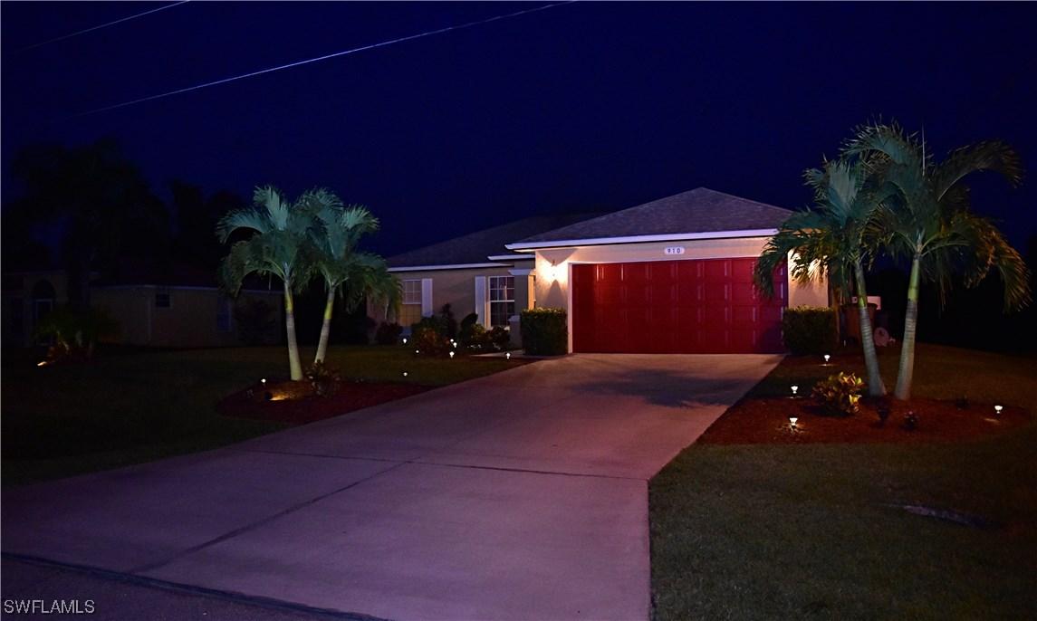 910 Allman Ave., Lehigh Acres, FL 33971