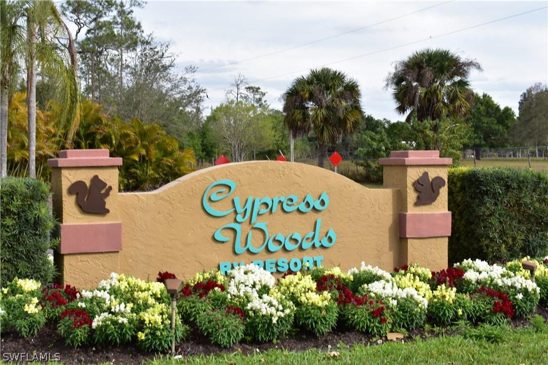 10058 Parkwood Dr., Fort Myers, FL 33905