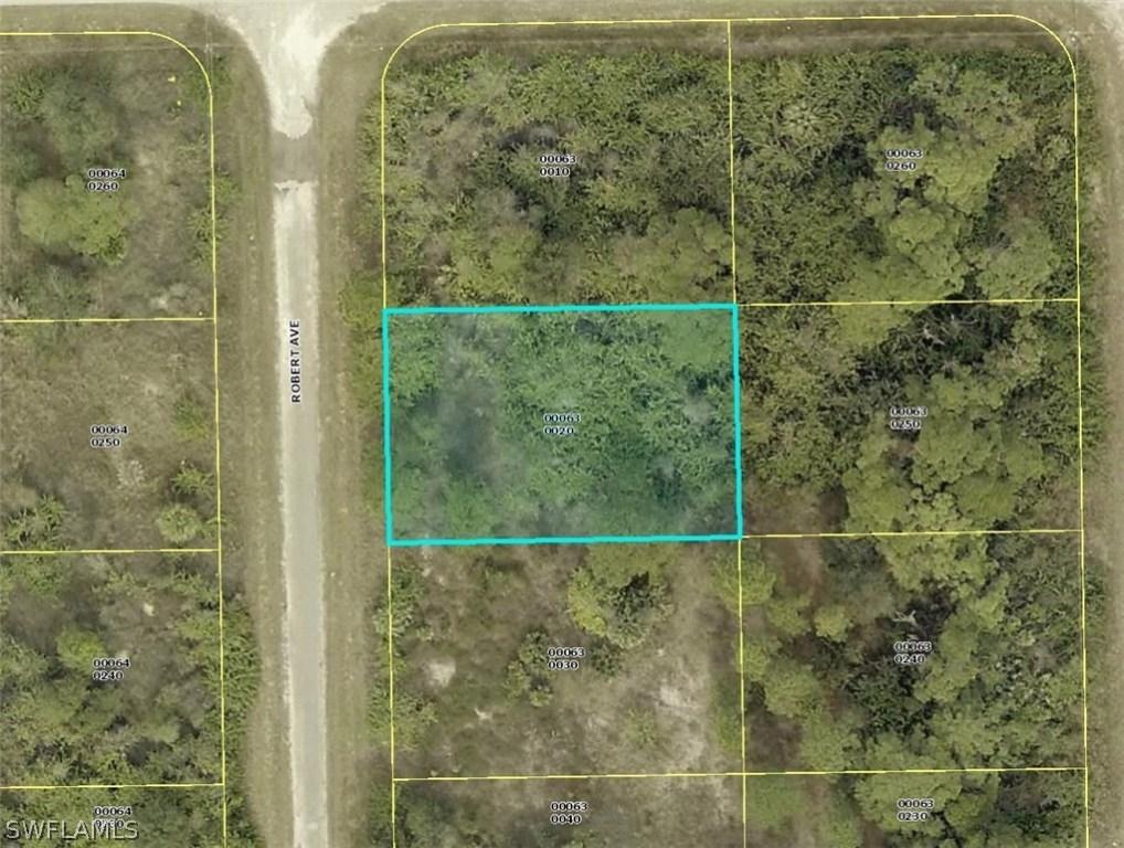2022 Robert Ave., Alva, FL 33920