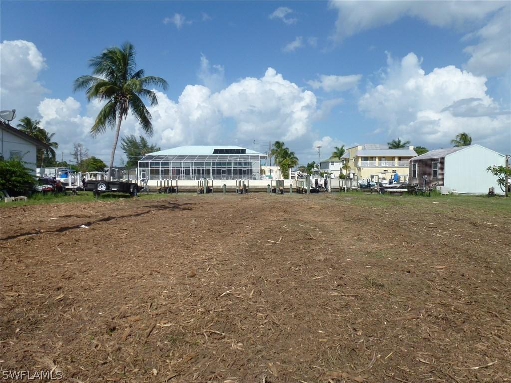 3182 York Rd., St James City, FL 33956