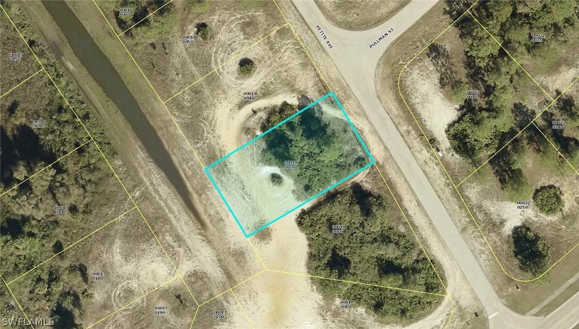 326 Petite Ave., Lehigh Acres, FL 33974