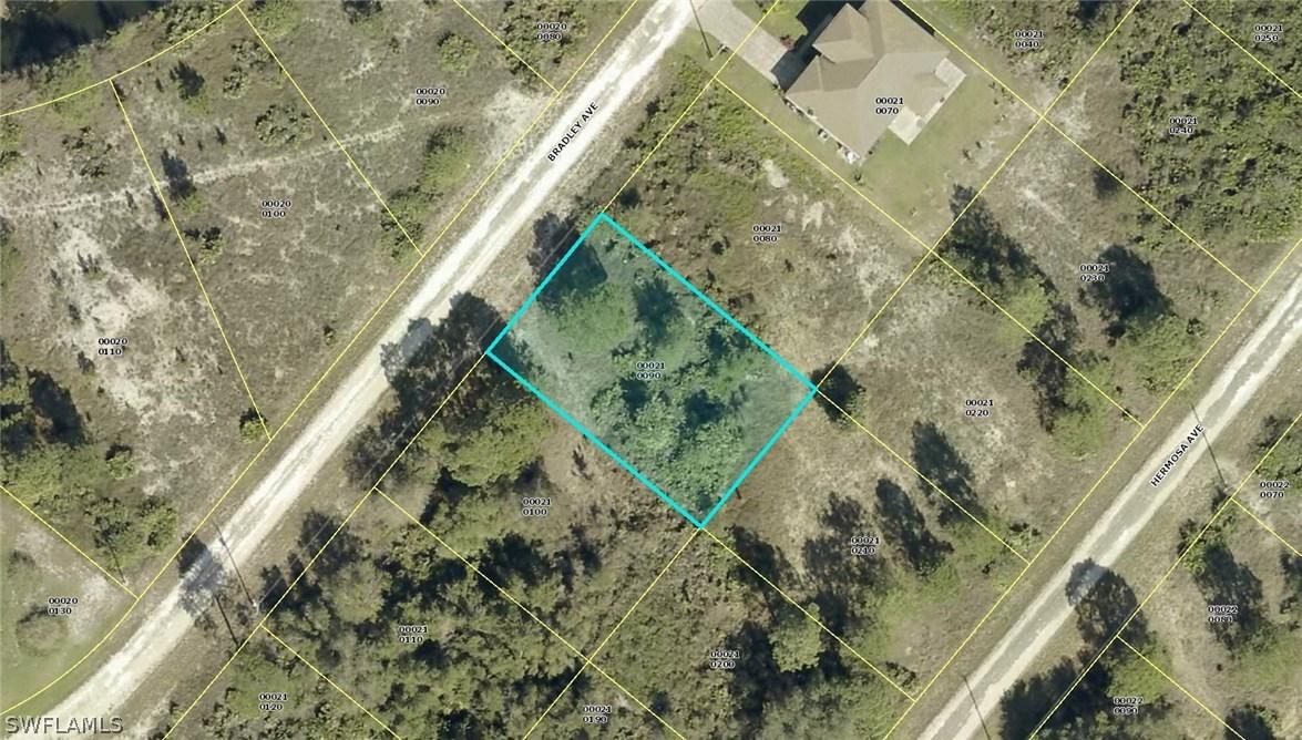 349 Bradley Ave., Lehigh Acres, FL 33974