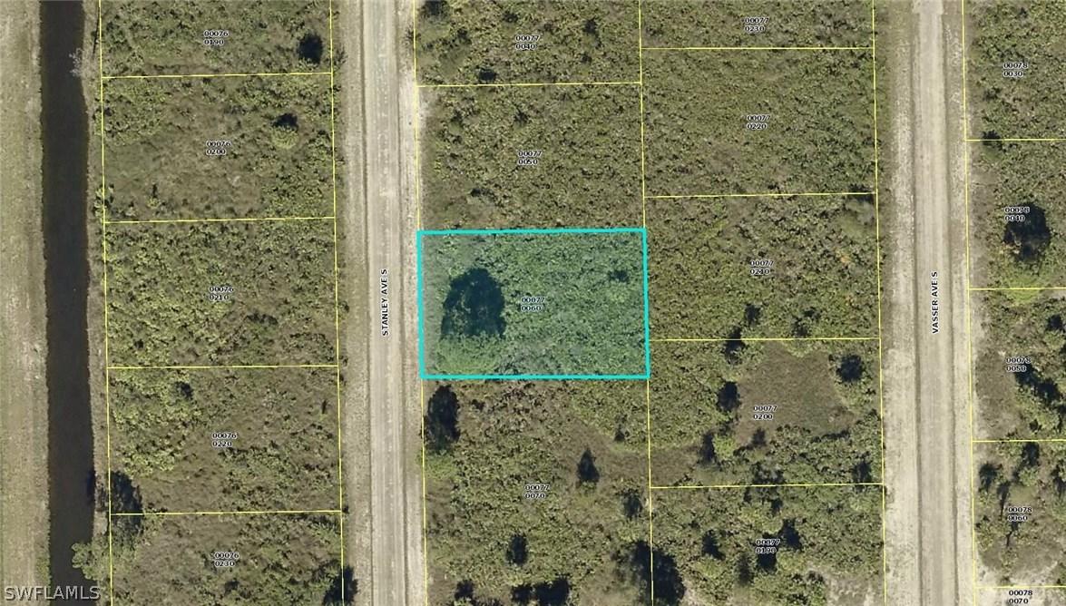 647 Stanley Ave., Lehigh Acres, FL 33974