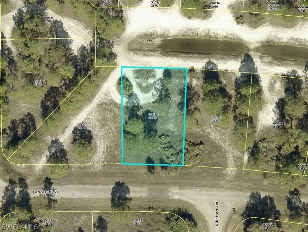737 Langford St., Lehigh Acres, FL 33974