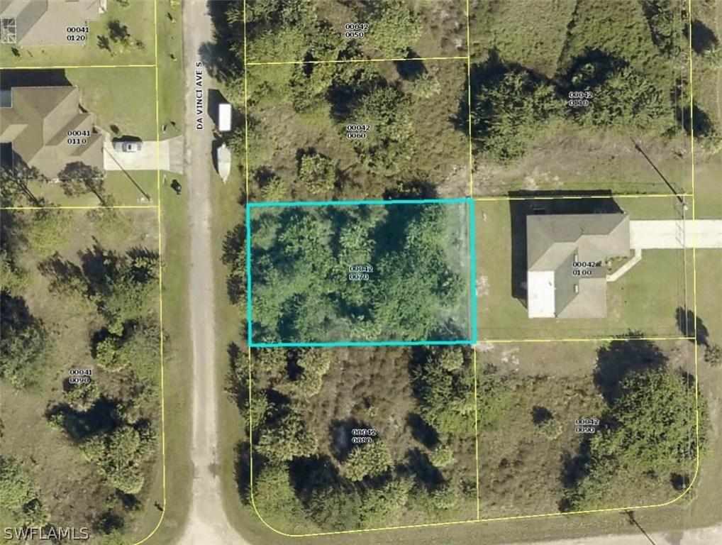 843 Da Vinci Ave., Lehigh Acres, FL 33974