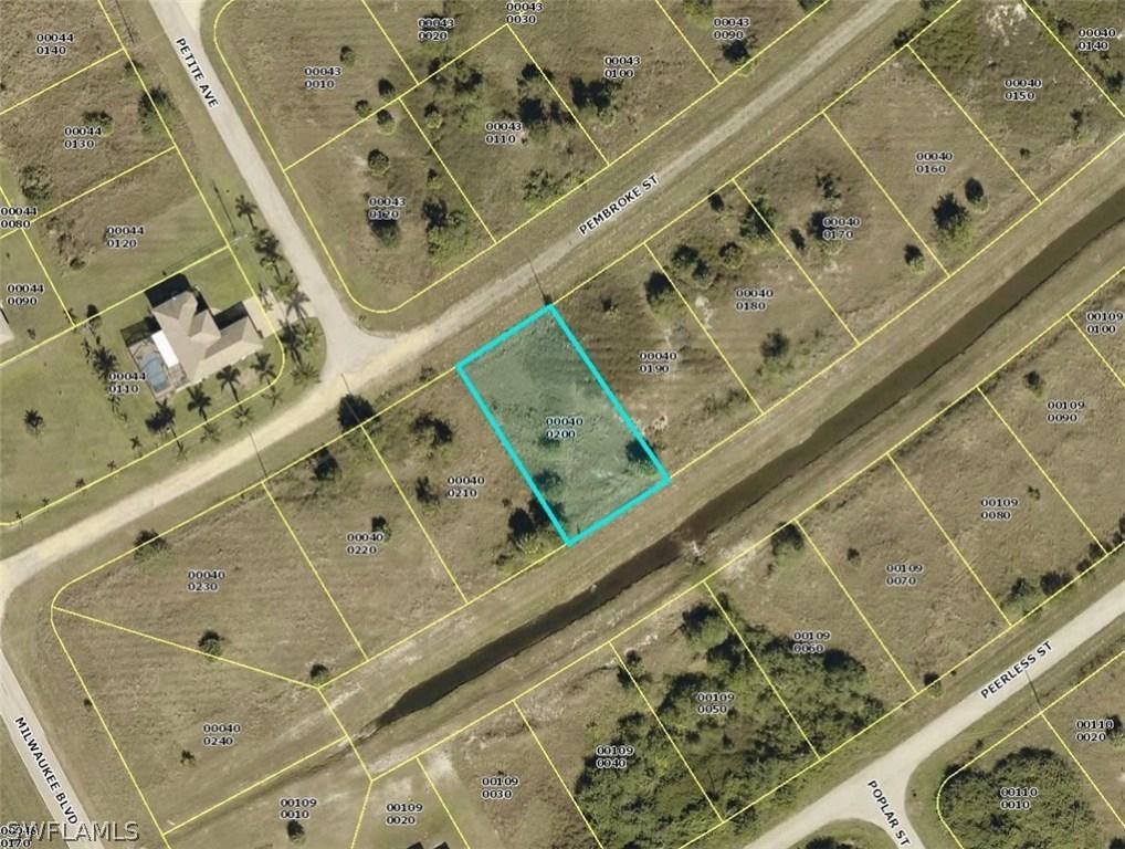 310 Pembroke St., Lehigh Acres, FL 33974