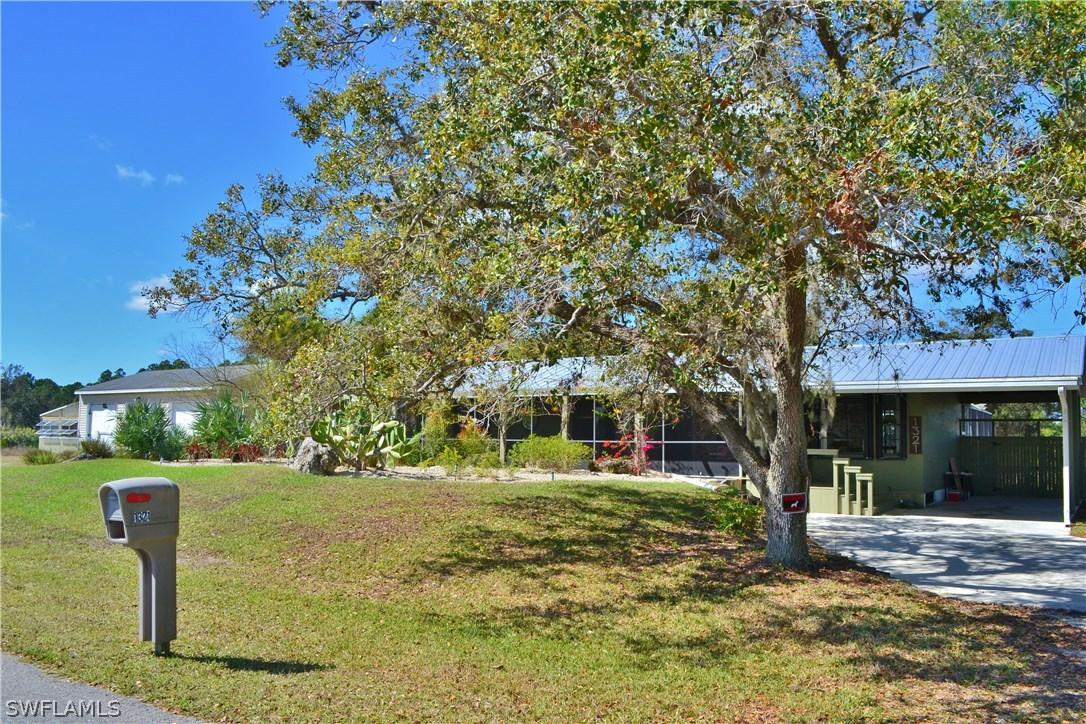 1321 Dixie Ave., Lehigh Acres, FL 33972