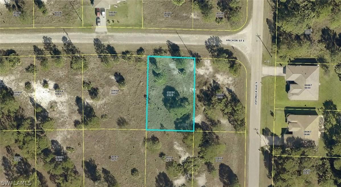 868 Anchor St., Lehigh Acres, FL 33974