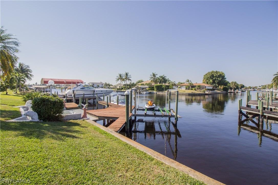 3808 SE 18th Pl., Cape Coral, FL 33904